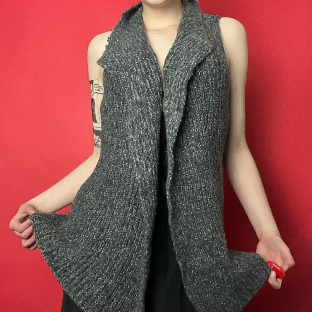 Denver Hayes / Dark grey vest style cardigan